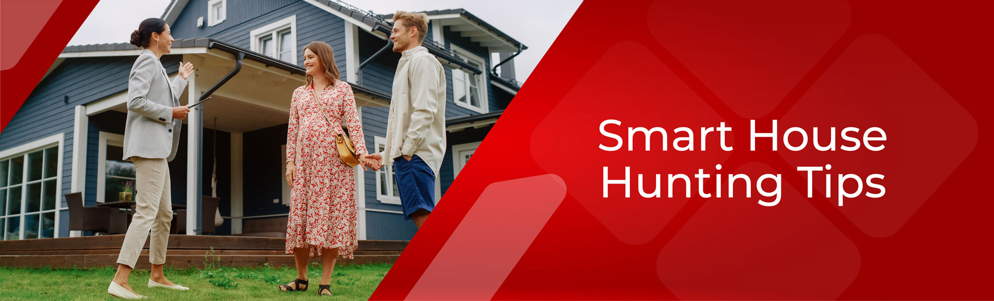 Smart house hunting tips - couple talking with realtor outside of a home